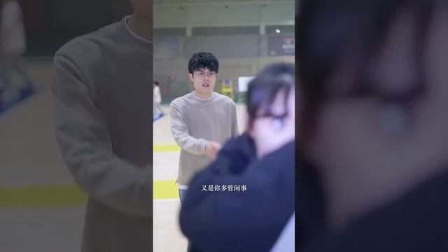 灰姑娘被總裁當做白月光替身，圈養在私人別墅只為洩欲，不料她對他卻是另有所圖【千金小佳麗】 смотреть онлайн