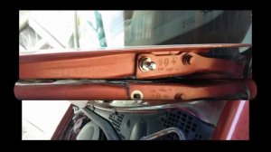 Пневмоупоры на капот Рено Сандеро 1