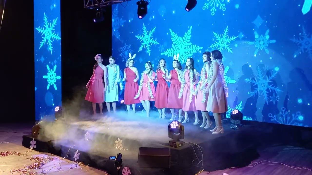 "Снова с неба летят снежинки" Вокальный ансамбль "АДЕЛЬ" смотреть онлайн