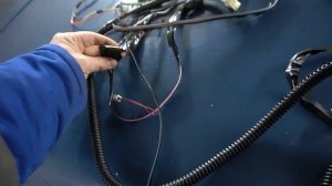 Замена подкапотной проводки ВАЗ 2108, 2109, 21099 карбюратор / Уложил всю проводку в гофру