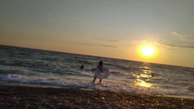 Чёрное море, закат, Абхазия. смотреть онлайн