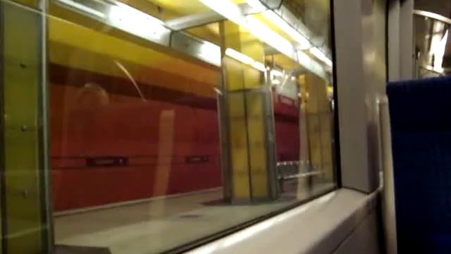 Mitfahrt in der U1 Olympia-Einkaufszentrum (C-Zug) смотреть онлайн