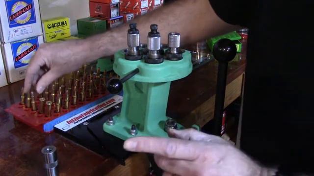 V22, 30-30 Win. Redding T7 Turret, Crimping the Sierra 150 Gr. FN Bullet and Case Gauge Check смотреть онлайн