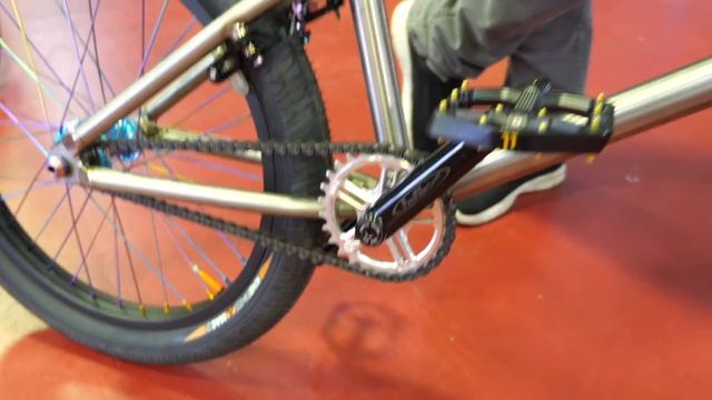 Building The Lightest Bike Possible! смотреть онлайн