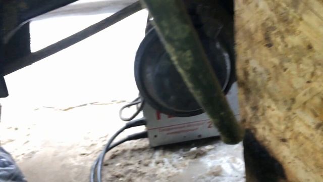 Завариваем кронштейн крепления амортизатора на прицепе, ось БПВ (BPW).Ремонт.Полуприцеп Когель. смотреть онлайн