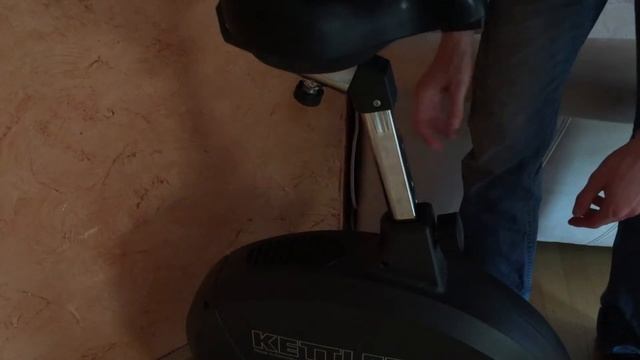 Sitzeinstellungen an einem Kettler Homtrainer DX1 Fahrrad смотреть онлайн