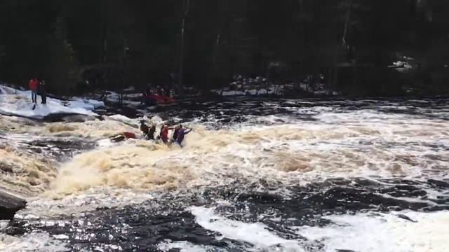 Прохождение порога Мельница на реке Укса, 8 мая смотреть онлайн