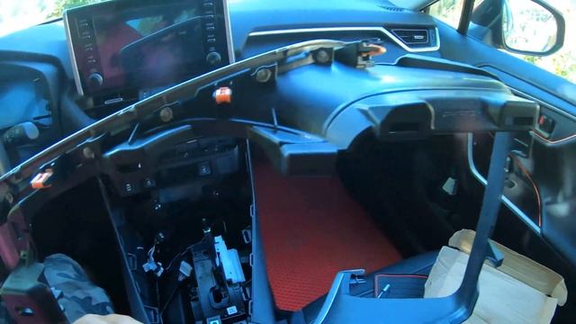 Как разобрать центральную консоль Toyota RAV4 смотреть онлайн