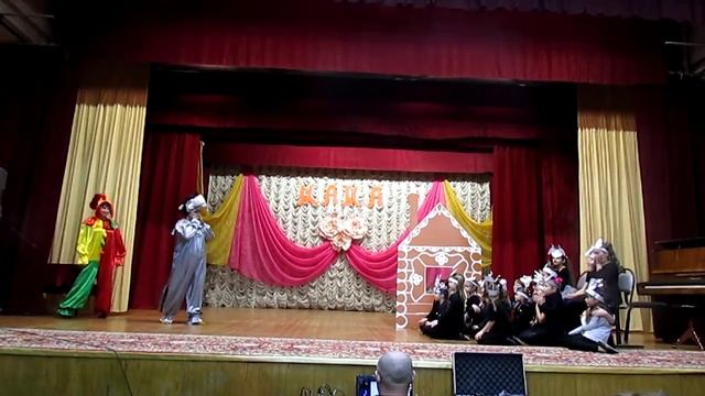 ДУБКИ .ТЕАТРАЛЬНЫЙ КРУЖОК "УСПЕХ" смотреть онлайн