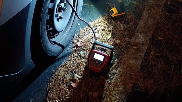 Milwaukee Compact Inflator - M12 Batteries смотреть онлайн