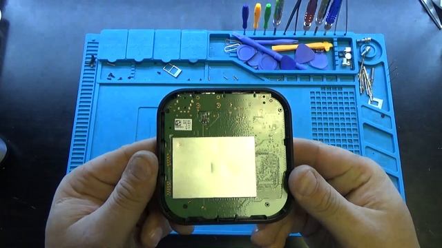 Разбираем тв приставку Xiaomi Mi Box S disassemble tv box смотреть онлайн