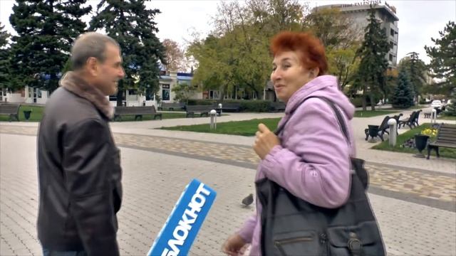 Жители и гости Анапы вспоминают, какие подарки они получали на Новый год смотреть онлайн