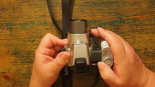 Minolta Dimage Z1. It's terrible смотреть онлайн