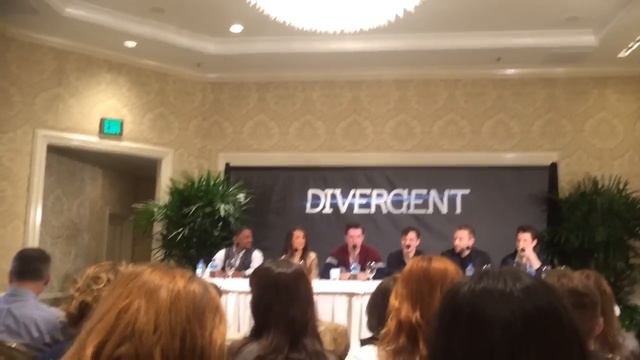 Divergent: Mekhi Phifer, Christian Madsen, Maggie Q, Ben Lloyd-Hughes, Miles Teller and Jai Courtne смотреть онлайн