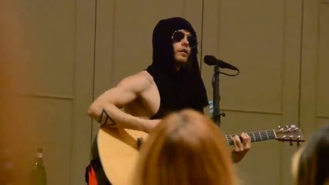 30 Seconds To Mars - Northern Lights (Jared leto) acoustic ROMA смотреть онлайн