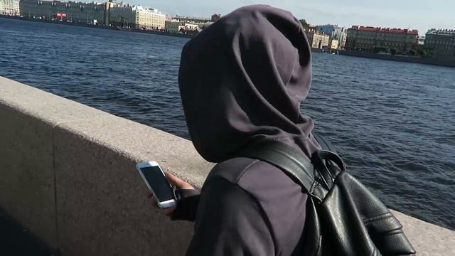 Ловим Пикачу в городе [ПОКЕМОН ГО/POKEMON GO] смотреть онлайн