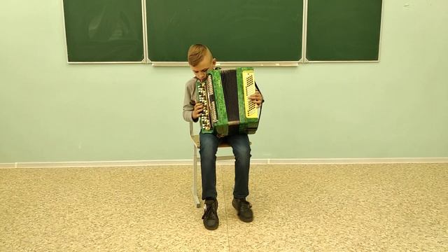 Скапенко Матвей. В. Моцарт Полонез смотреть онлайн