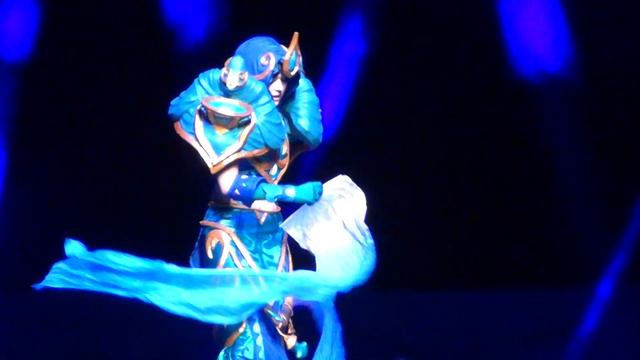 Prêtresse World of Warcraft Cosplay HD Japan Expo 2012 смотреть онлайн