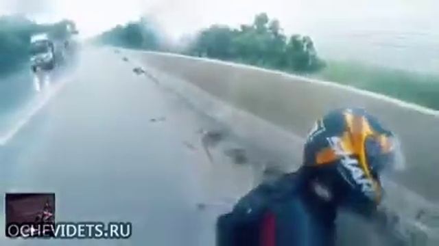 Свою девушку спас ? красава ??