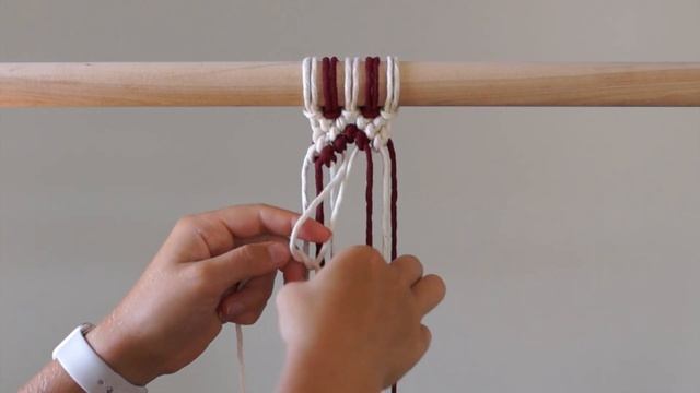 DIY Macrame Intermediate Tutorial: Reverse DHHK Coloured Diamond Pattern! смотреть онлайн