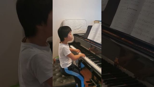 sleigh ride holiday played by Noah смотреть онлайн