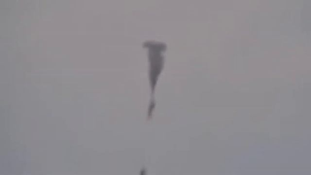 Армейские песни под гитару. "Вот вертолёт виражи закладая"... смотреть онлайн