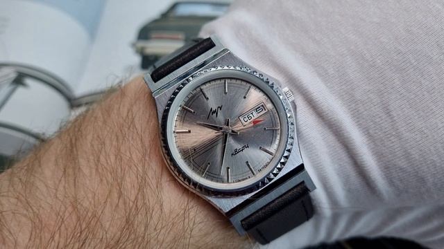 Часы луч кварц сделано в Беларуси. смотреть онлайн