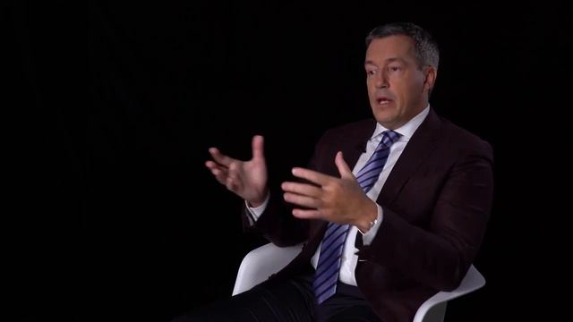 НОТАРИУС. Как прописать в квартире 100 мигрантов?