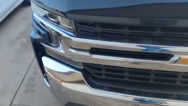 2020 Chevy Silverado 2/4 lowered 22" Replica wheels смотреть онлайн