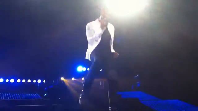 Usher Michael Jackson tribute Live in Charlotte NC 4/30/2011 HD смотреть онлайн