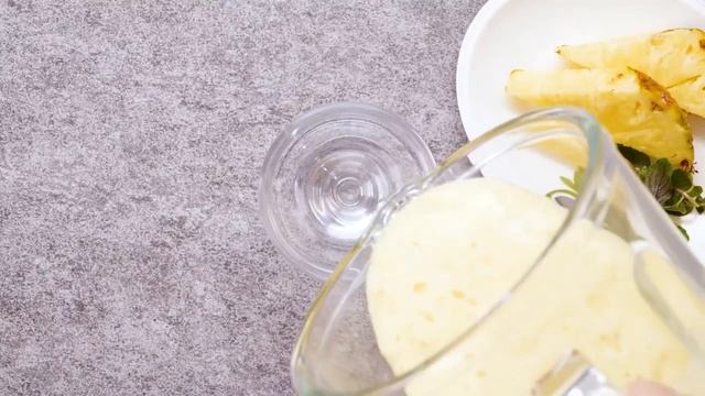 Ананасовый смузи в блендере Panasonic MX-KM5060 смотреть онлайн