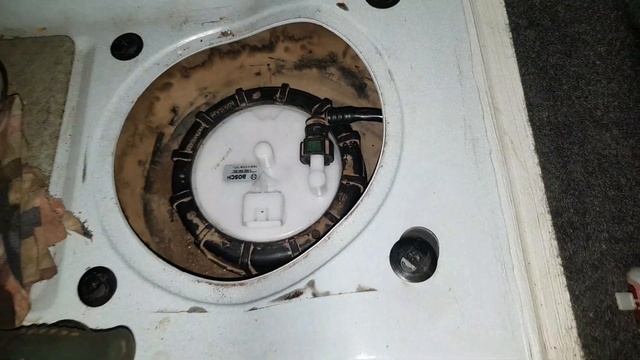 Ниссан Кашкай. Замена топливного насоса. Конструкторский бред от инженеров Ниссан? смотреть онлайн