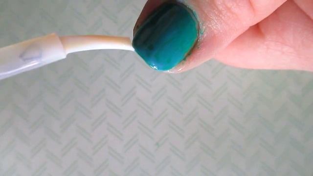 Groovy Nails using Nail Foils & Stamping!! смотреть онлайн