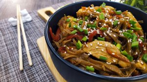Лапша SOBA с курицей, соусом терияки и овощами.mp4