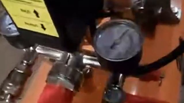 Можно ли пальцем держать давление 7 атмосфер? смотреть онлайн