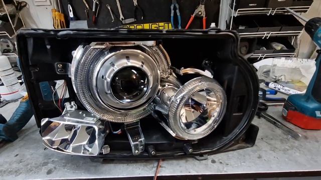 Range Rover. Замена биксеноновых линз на BI-LED Aozoom A4+, открас масок, решётки и восстановление. смотреть онлайн