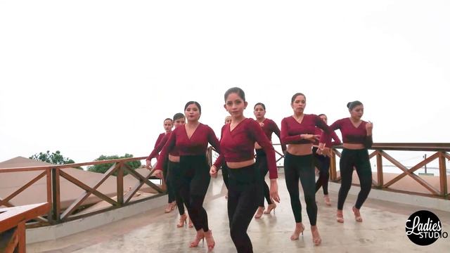LADIES STUDIO / TALLER COREOGRÁFICO - Bachata смотреть онлайн