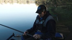 Ловля на плоский поплавок на медленном течении.