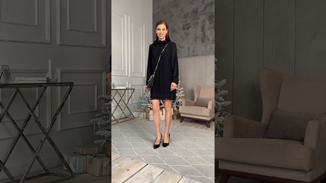 Женское платье с эффектом гофре из шифона. #женскаяодежда #платья #платья2023 #стиль #тренды смотреть онлайн