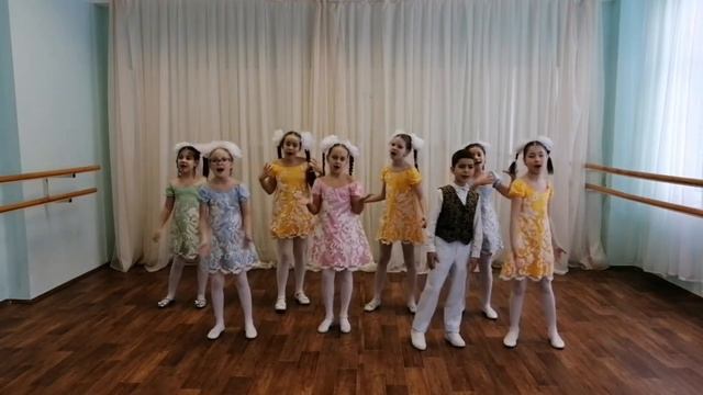 "Мама почемучка" сл. и муз. Сергей Ярушин, исп. Шоу-группа "Почемучки" смотреть онлайн