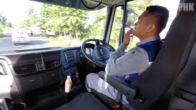 CARA MENGOPRASIKAN TRUCK IVECO TRAKKER | DRIVER AUTO NYAMAN - PERHATIKAN TRIK INI смотреть онлайн