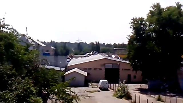крыша после бомбёжки смотреть онлайн