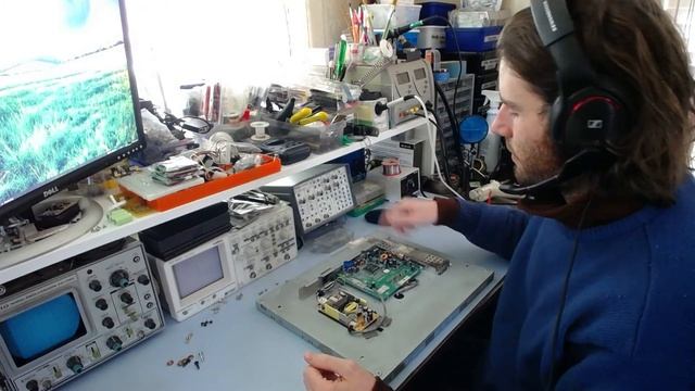 Using an LED to troubleshoot an intermittent fault in an HP f1903 LCD смотреть онлайн