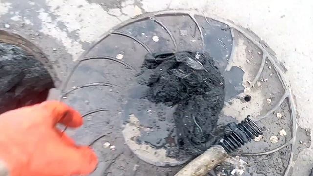 Аврал в крупном магазине - не уходит вода с унитаза. смотреть онлайн