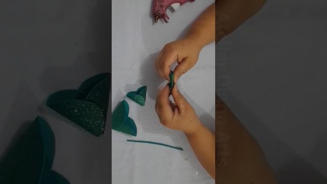 Mini árvore de Natal com eva #christmas #artesanatocriativo #recicle #fy #lembrancinha #facavcmesmo смотреть онлайн