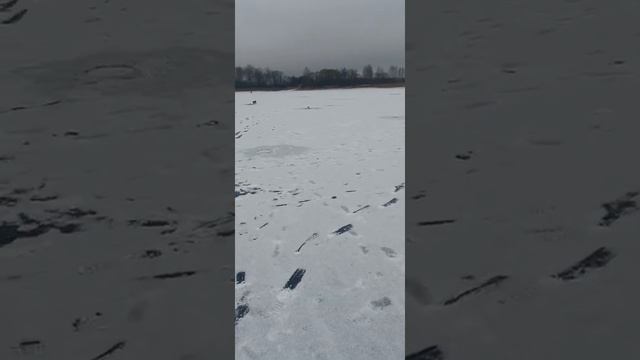 Рыбалка р.Руза 15.12.2019г смотреть онлайн