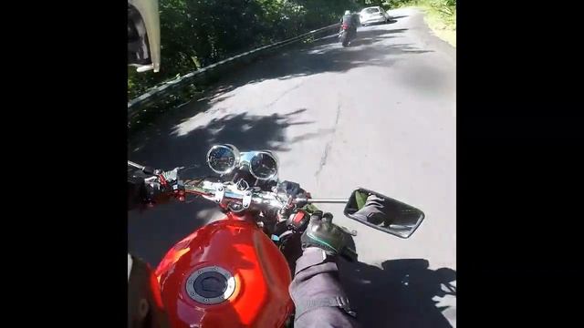 gsxr 750 and the red bandit