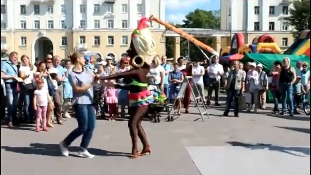 Мама Бразилия с подружками на дне города 2017 смотреть онлайн