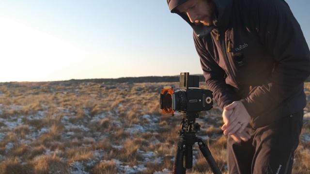 Black & White Film Photography Outdoors in Winter смотреть онлайн