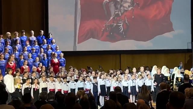 Хор «Мечта» в составе сводного хора исполняет Гимн Москвы смотреть онлайн